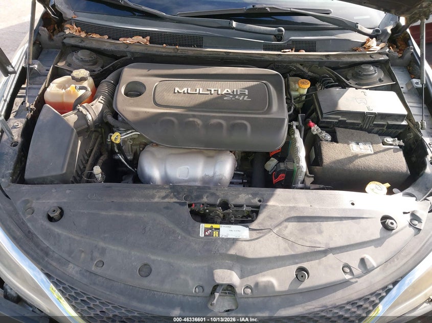 2015 CHRYSLER 200 LIMITED · Фото 10