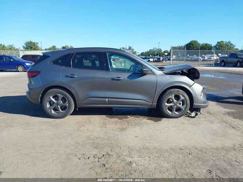 2024 FORD ESCAPE ST-LINE · Photo 13