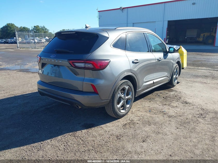 2024 FORD ESCAPE ST-LINE · Photo 4