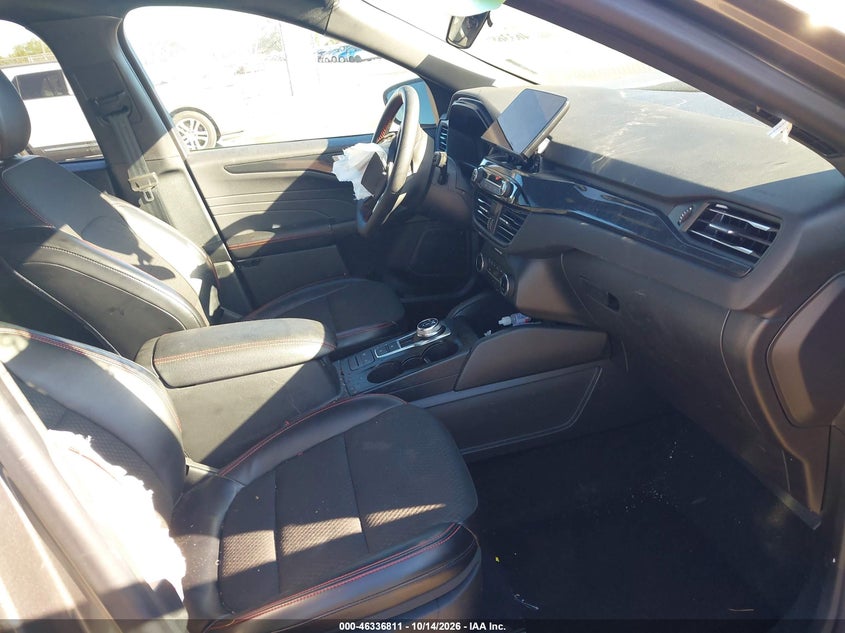 2024 FORD ESCAPE ST-LINE · Photo 5