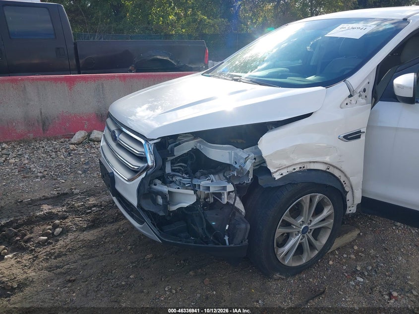 2017 FORD ESCAPE SE · Фото 6