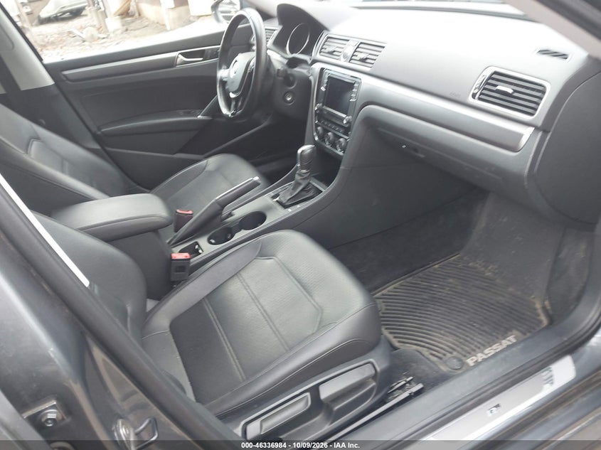 VOLKSWAGEN PASSAT 2017 VIN 1VWDT7A34HC001055