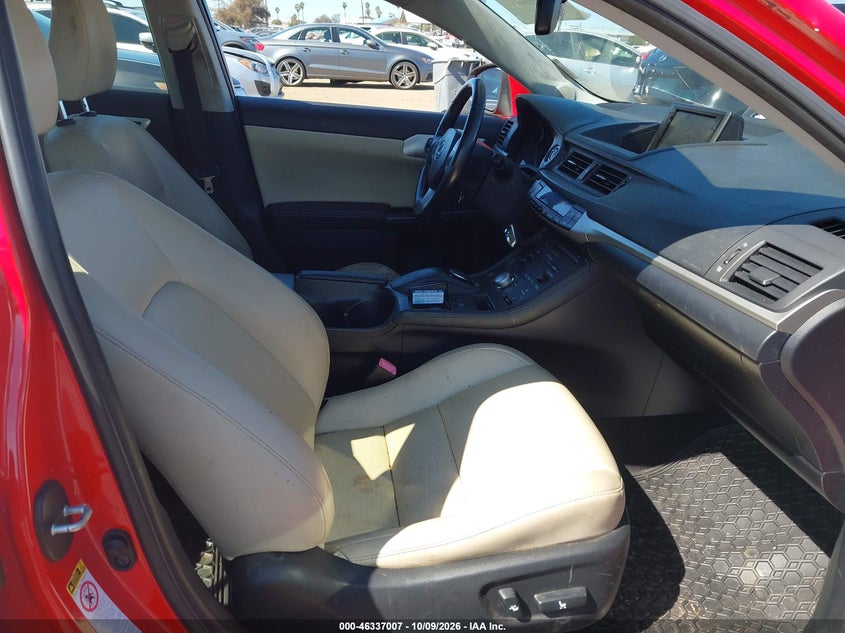 2013 LEXUS CT 200H · Фото 5