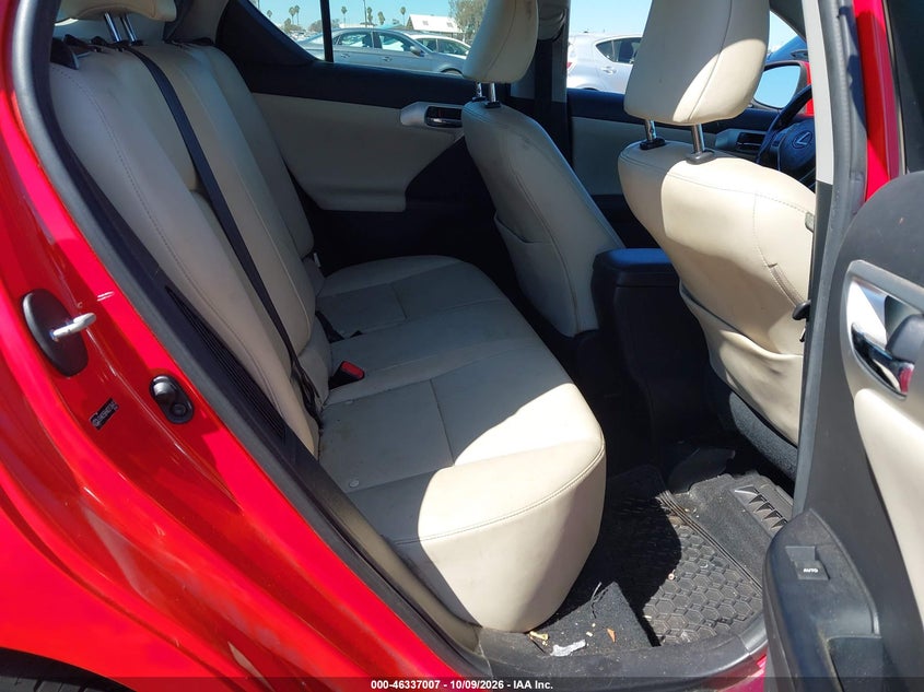 2013 LEXUS CT 200H · Фото 8
