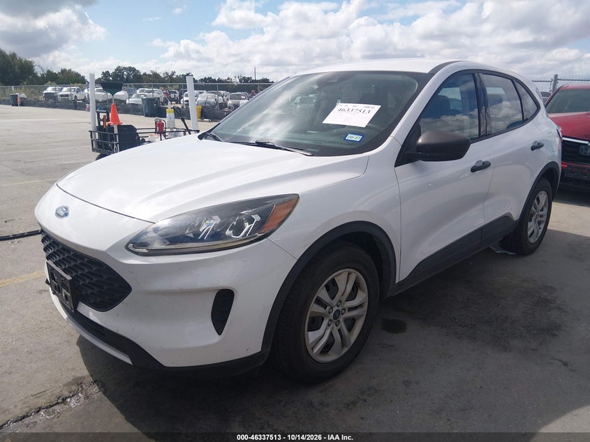 2020 Ford Escape S, Right Side, IAAI, VIN 1FMCU0F64LUA32519 — photo 2