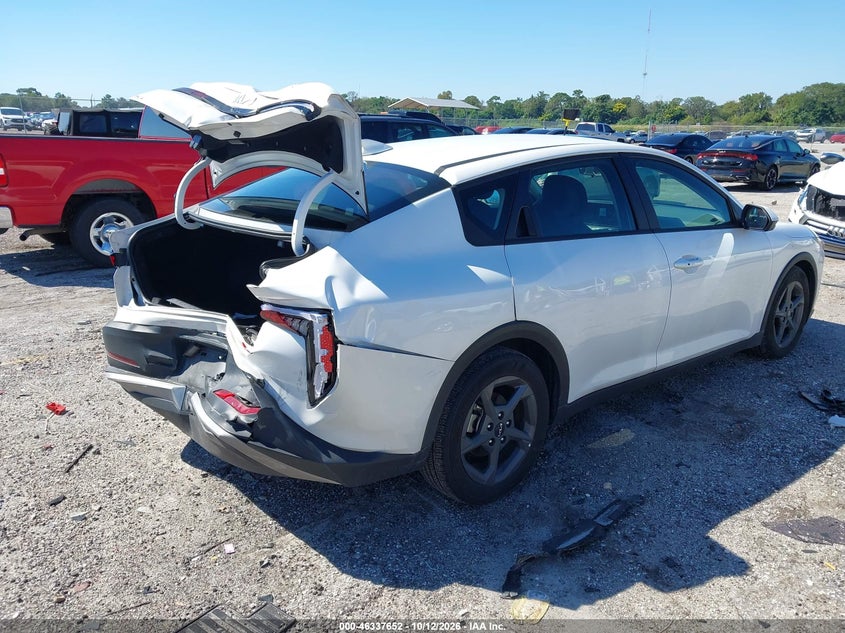Vin: 3kpft4de4se104810, lot: 46837911, kia k4 lxs 20254