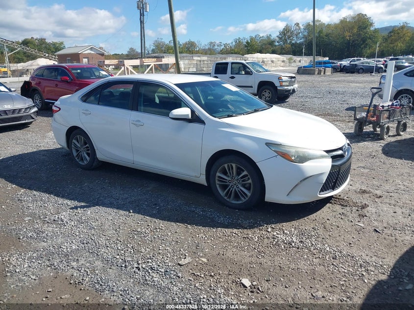 2015 TOYOTA CAMRY SE
