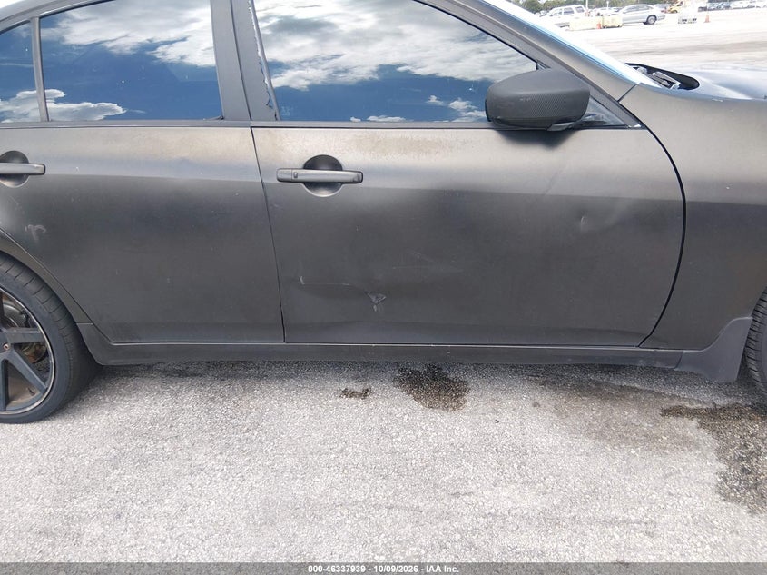 2013 INFINITI G37X · Фото 18