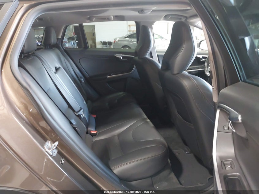 VOLVO V60 CROSS COUNTRY 2016 VIN YV4612HK1G1006089
