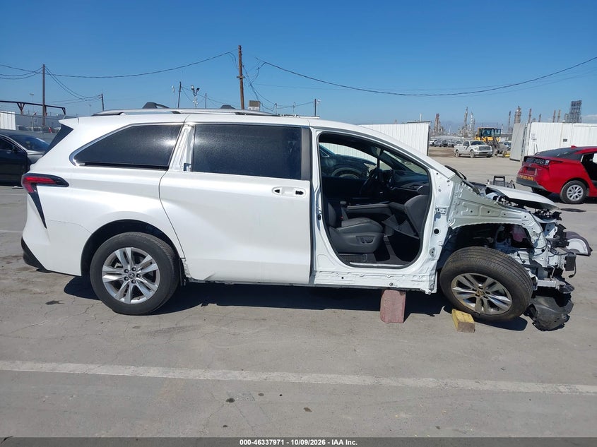 TOYOTA SIENNA - zdjęcie 14