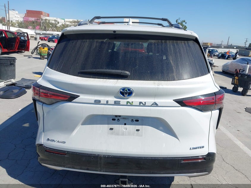TOYOTA SIENNA - zdjęcie 17