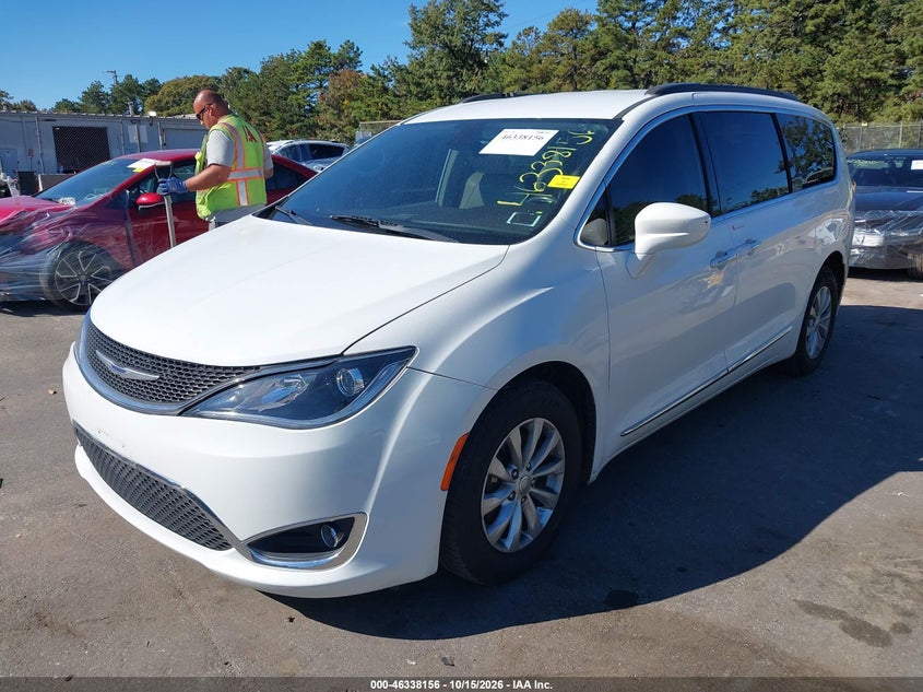 2017 Chrysler Pacifica Touring-L, Правый бок, IAAI, VIN 2C4RC1BG8HR543225 — фото 2