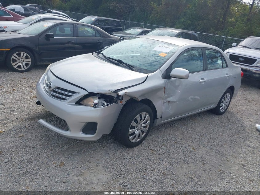 Vin: 2t1bu4ee5dc048632, lot: 46840228, toyota corolla le 20132