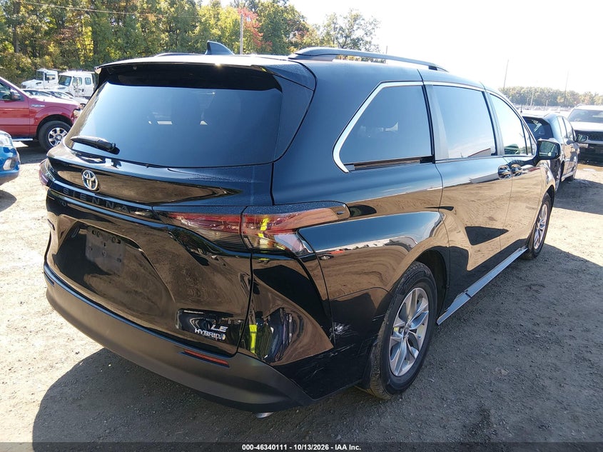 TOYOTA SIENNA - zdjęcie 4