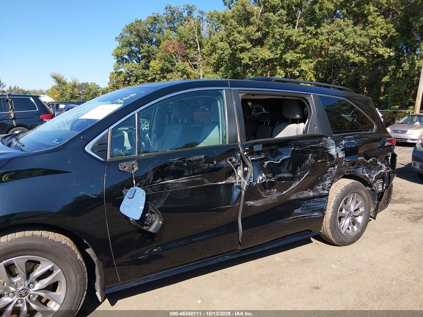 TOYOTA SIENNA - zdjęcie 6