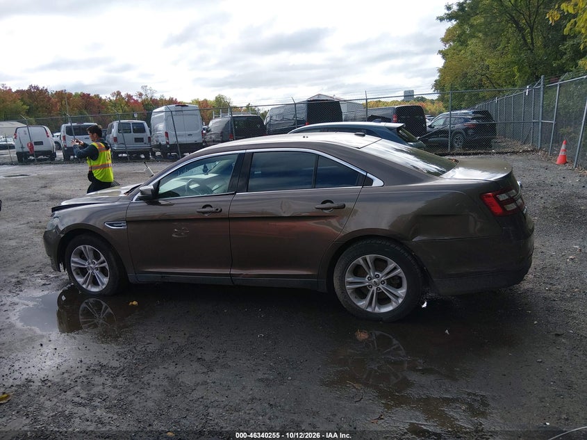2015 FORD TAURUS SEL · Фото 13