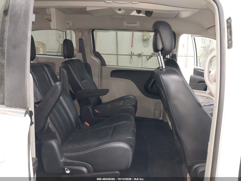 2014 CHRYSLER TOWN & COUNTRY TOURING · Фото 8