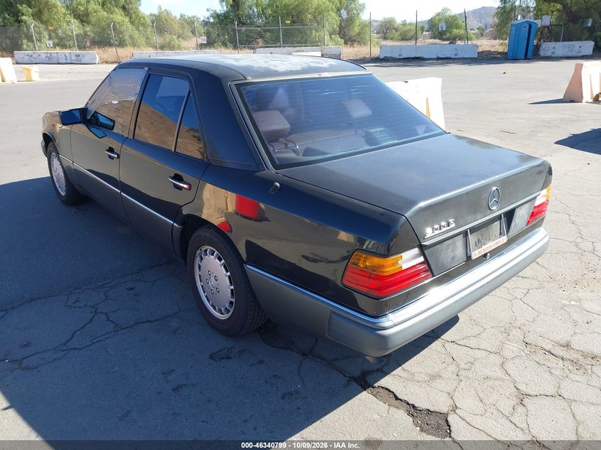 MERCEDES-BENZ 300 1991 VIN WDBEA30D1MB345988