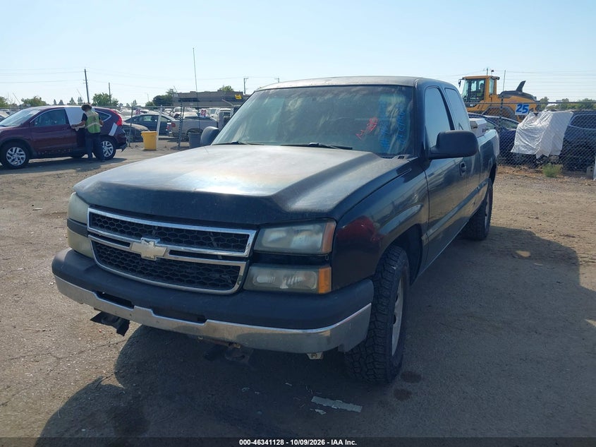 2007 Chevrolet Silverado 1500 Classic Work Truck, Normal Wear & Tear, IAAI, VIN 1GCEK19Z57Z120096 — photo 2