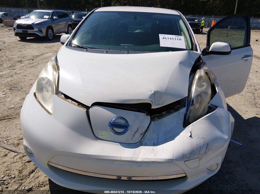 2015 NISSAN LEAF S · Фото 6