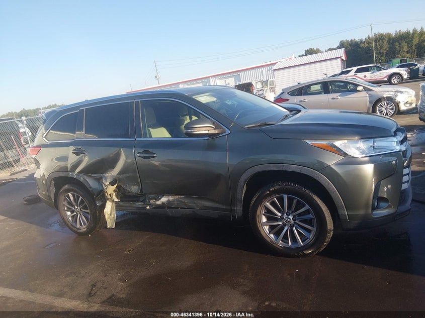 TOYOTA HIGHLANDER - zdjęcie 13