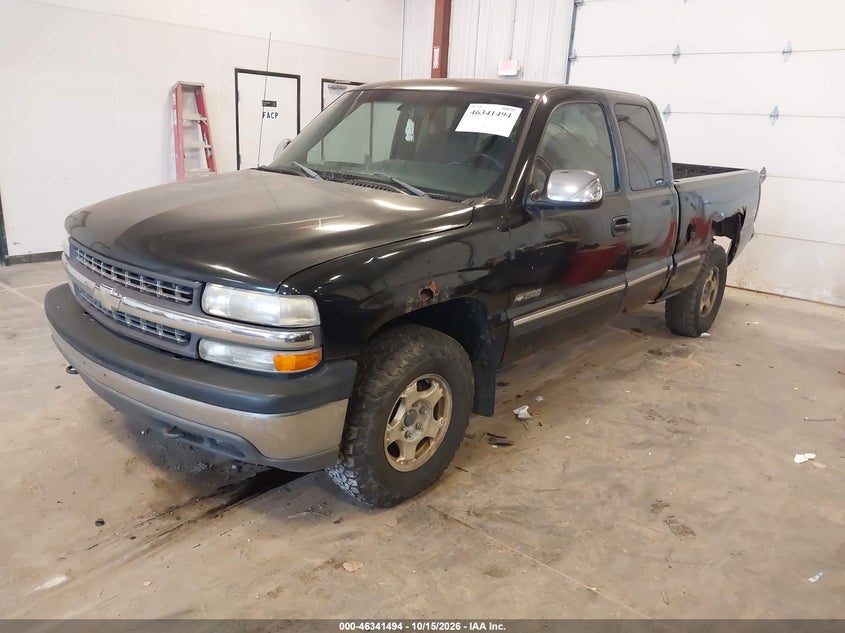 2002 Chevrolet Silverado 1500 Ls, Normal Wear & Tear, IAAI, VIN 2GCEK19T721203607 — photo 2