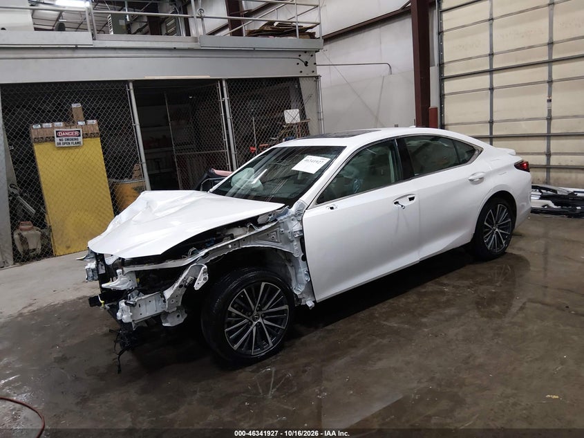 Vin: 58ada1c15su072935, lot: 46842186, lexus es 300h 20252