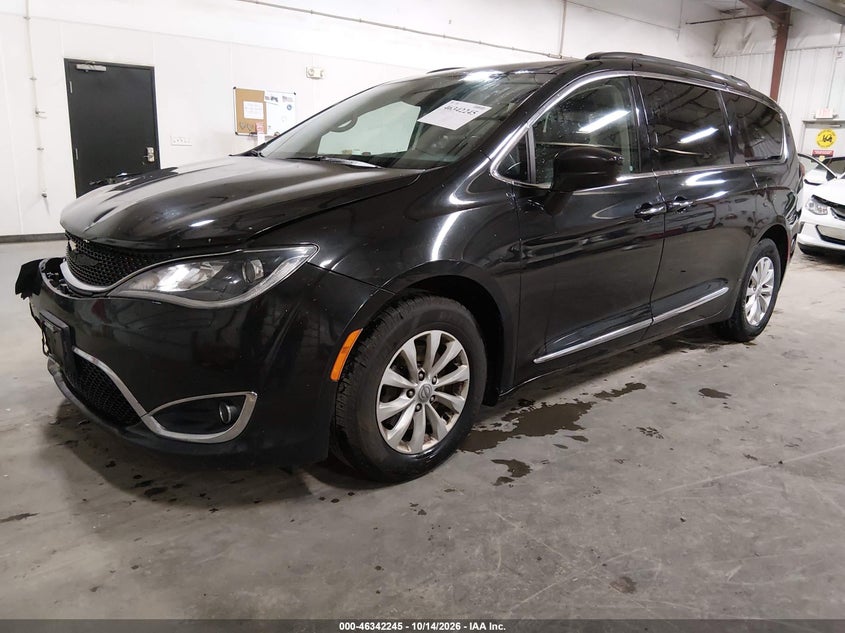 2017 Chrysler Pacifica Touring-L, Удар спереди, IAAI, VIN 2C4RC1BG1HR661388 — фото 2