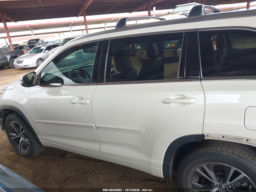 TOYOTA HIGHLANDER - zdjęcie 15