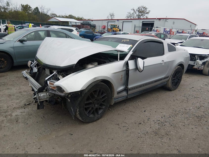 2012 Ford Mustang V6 Premium, Front End, IAAI, VIN 1ZVBP8AM4C5231914 — photo 2