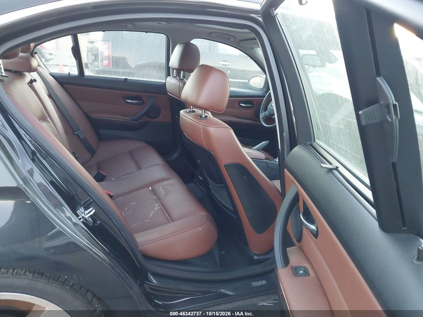 2006 BMW 330I · Photo 8