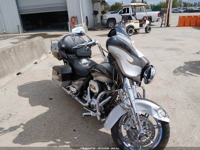2013 Harley-Davidson Flhtcuse Cvo Ultra CLS Electra GLD
