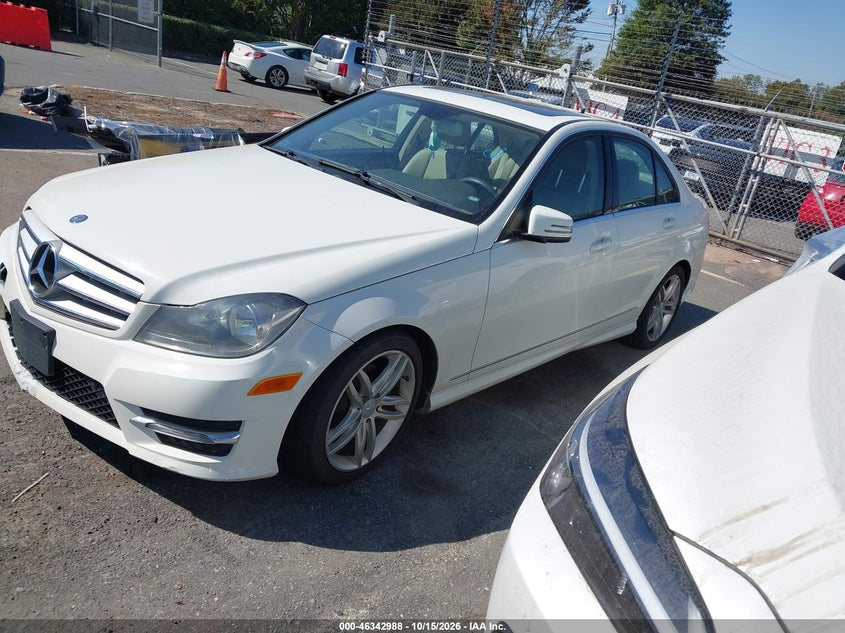 MERCEDES-BENZ C 300 2012 VIN WDDGF8BB3CA618086
