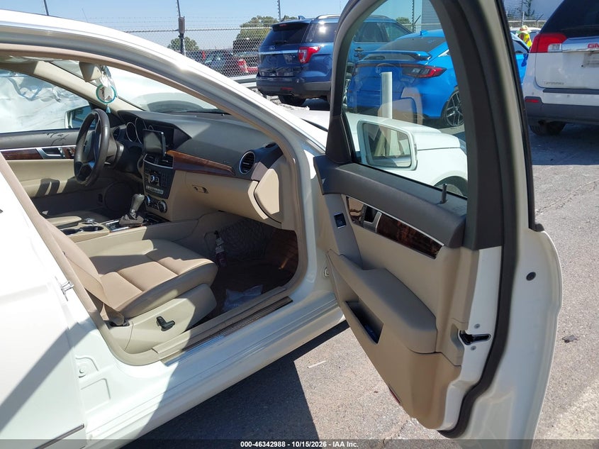 MERCEDES-BENZ C 300 2012 VIN WDDGF8BB3CA618086