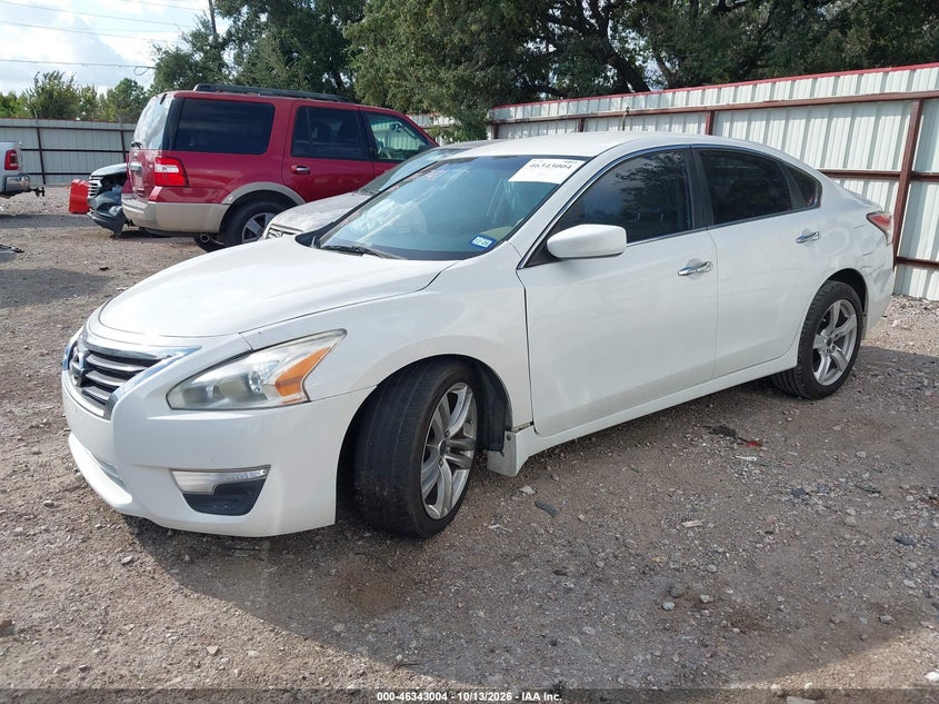2015 Nissan Altima 2.5 S, Right Front, IAAI, VIN 1N4AL3AP8FC249460 — photo 2