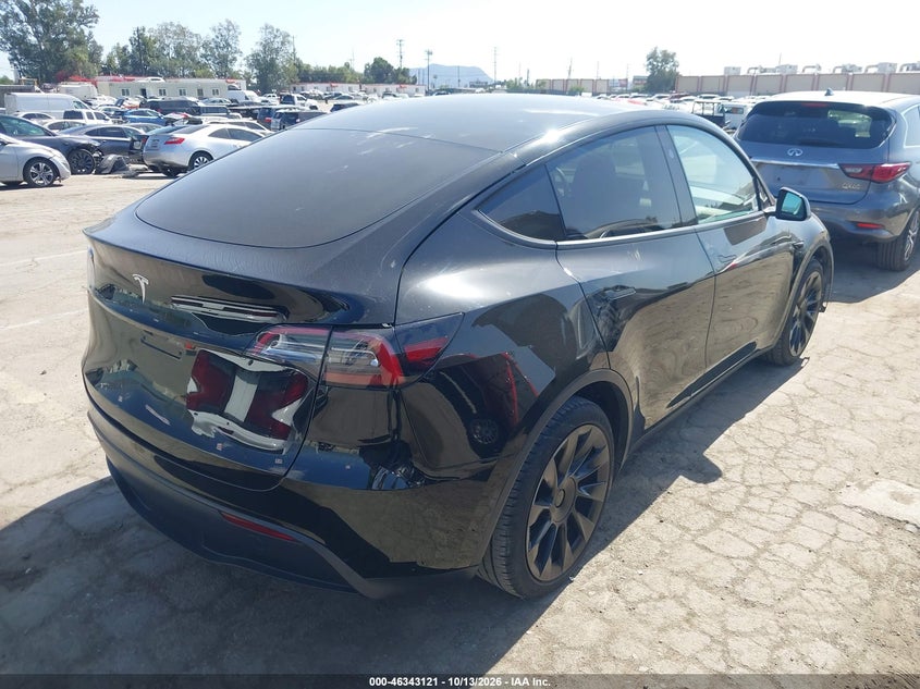 2023 TESLA MODEL Y AWD/LONG RANGE DUAL MOTOR ALL-WHEEL DRIVE · Photo 4