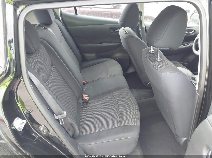 2017 NISSAN LEAF S · Фото 8