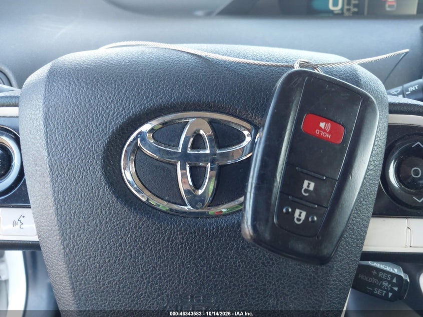 TOYOTA PRIUS - zdjęcie 11
