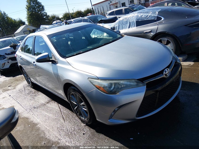 TOYOTA CAMRY - zdjęcie 13