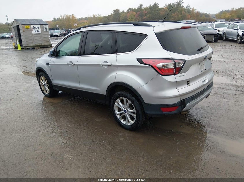 Vin: 1fmcu9gd5huc41793, lot: 46844482, ford escape se 20173