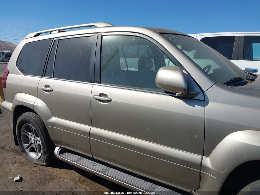 2005 LEXUS GX 470 · Photo 13