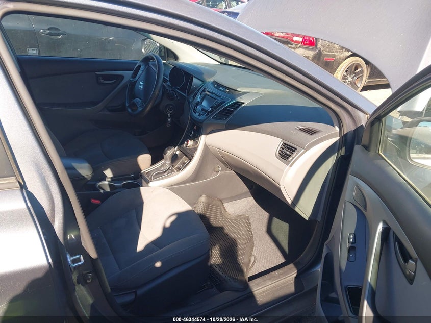 HYUNDAI ELANTRA