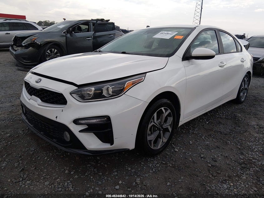 2021 Kia Forte Lxs, Front & Rear, IAAI, VIN 3KPF24AD9ME363214 — photo 2