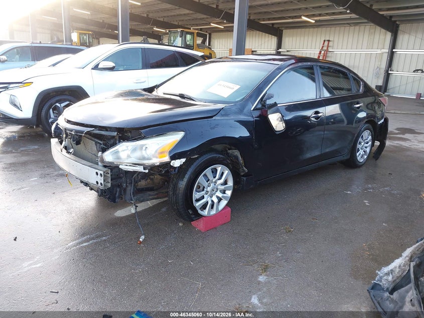 2015 Nissan Altima 2.5 S, Rollover, IAAI, VIN 1N4AL3AP4FN867508 — photo 2