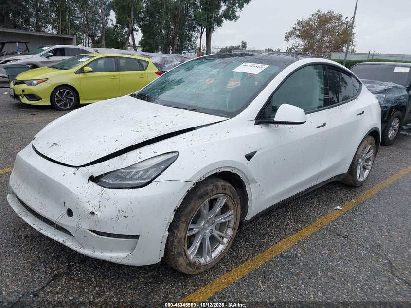 TESLA MODEL Y - zdjęcie 2