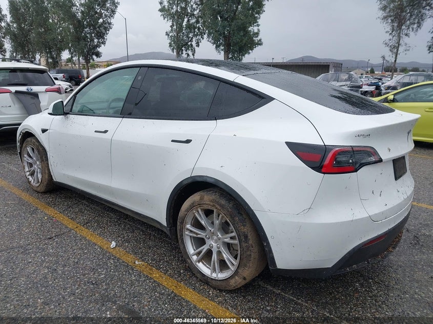 TESLA MODEL Y - zdjęcie 3