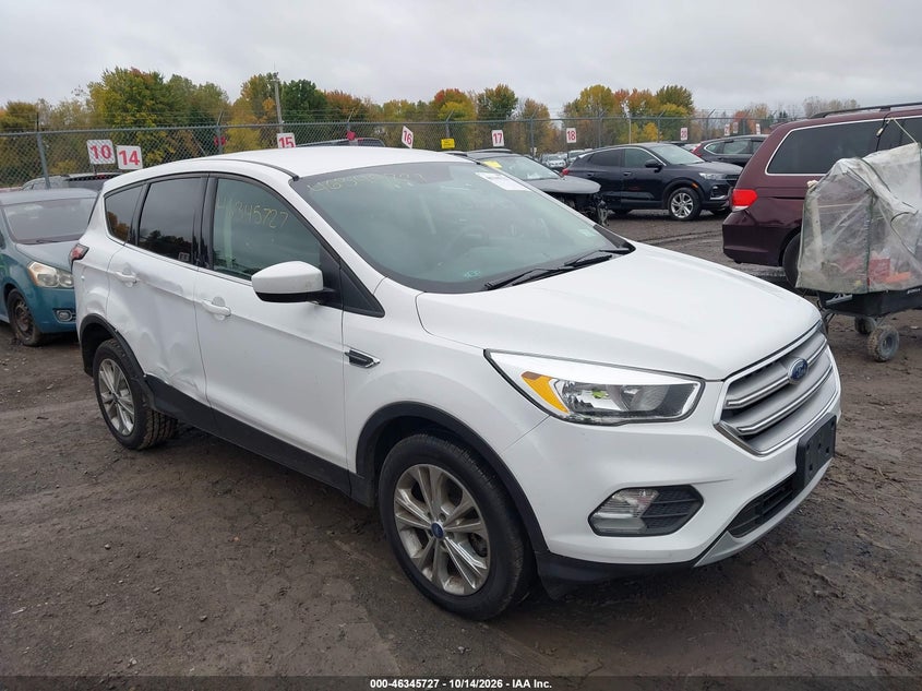 Vin: 1fmcu9gd8hud67548, lot: 46845993, ford escape se 2017 img_1