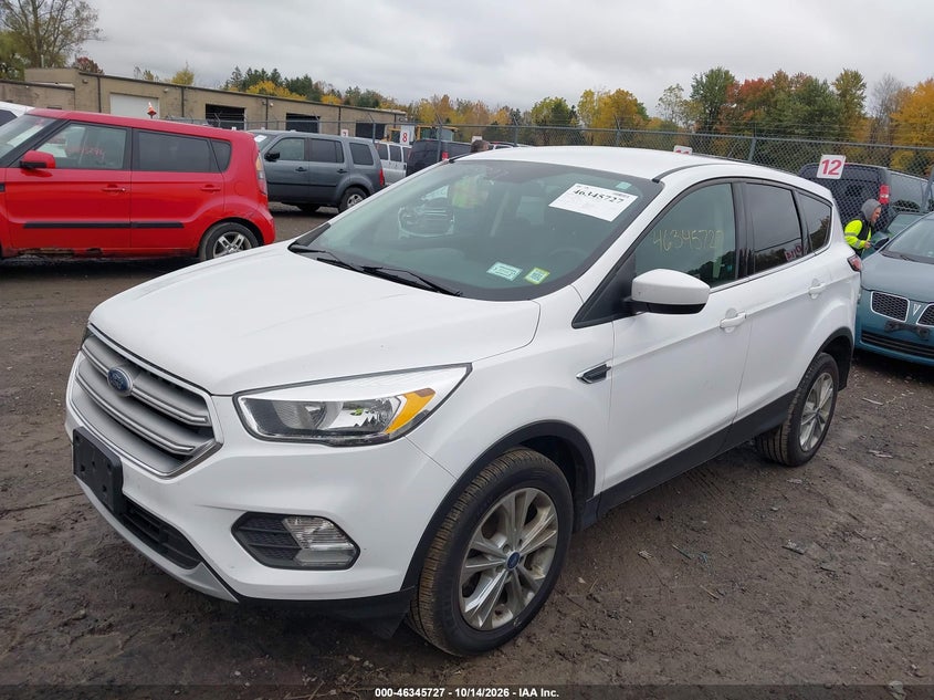 Vin: 1fmcu9gd8hud67548, lot: 46845993, ford escape se 20172