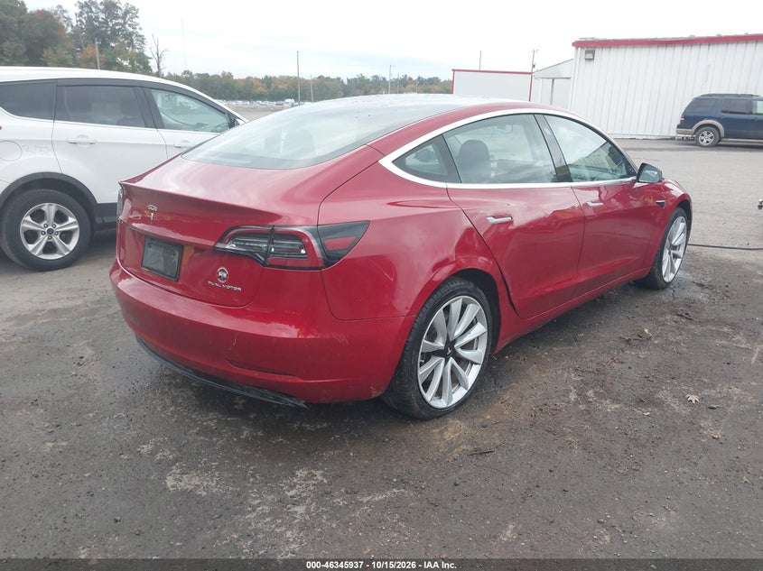 TESLA MODEL 3 - zdjęcie 4