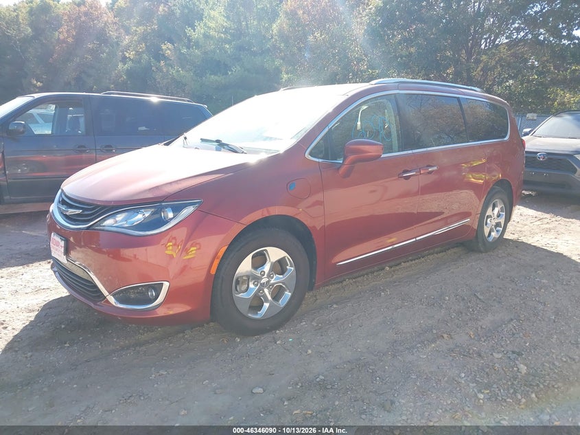 2018 Chrysler Pacifica Hybrid Touring L, Перёд и зад, IAAI, VIN 2C4RC1L79JR169664 — фото 2